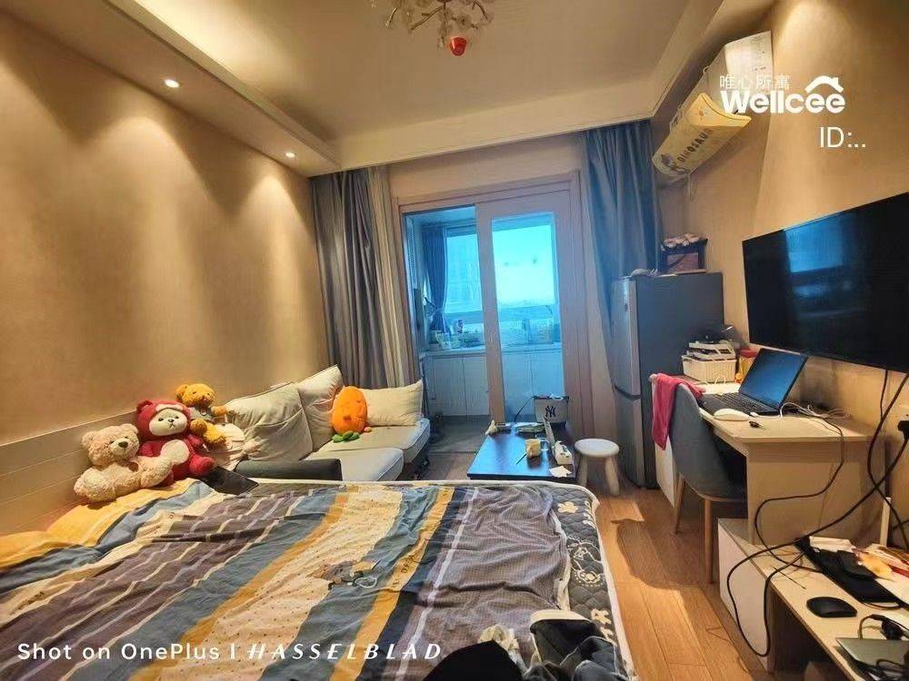 Jinan-Lixia-Hustle & Bustle