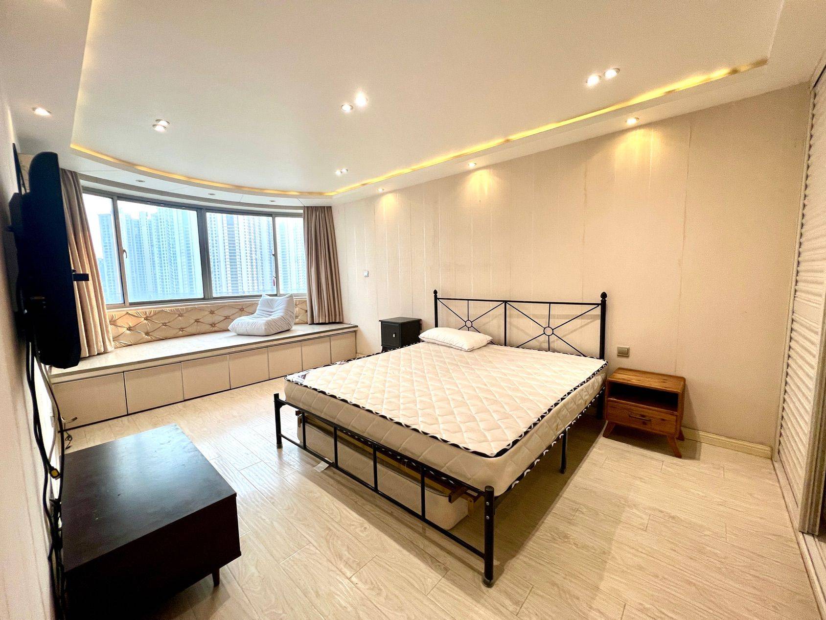 Shanghai-Jing‘An-交通便利,人广商圈,大悦城,Pet Friendly,LGBTQ Friendly,Cozy Home,Clean&Comfy,No Gender Limit,Hustle & Bustle,“Friends”,Chilled