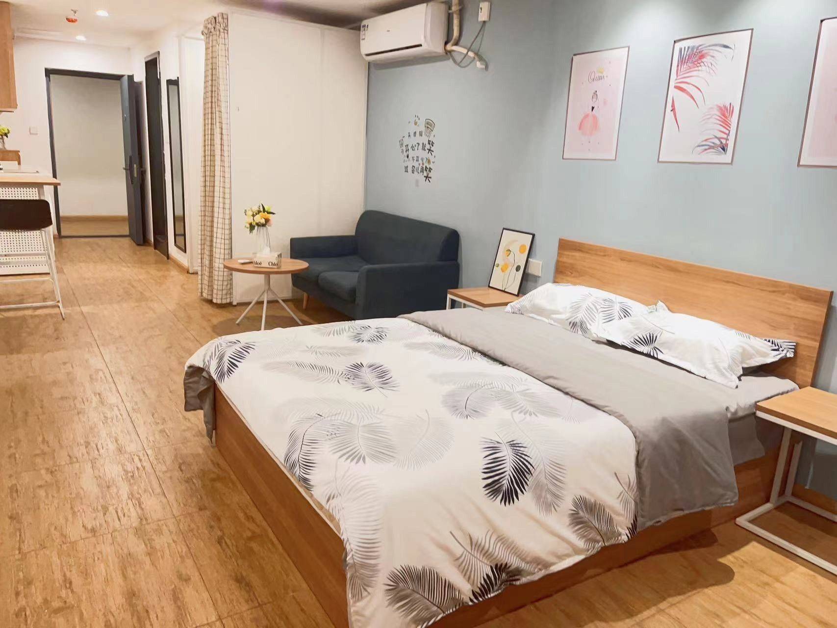 Wuhan-Jianghan-Cozy Home,Clean&Comfy,No Gender Limit,Hustle & Bustle,“Friends”,Chilled,LGBTQ Friendly,Pet Friendly