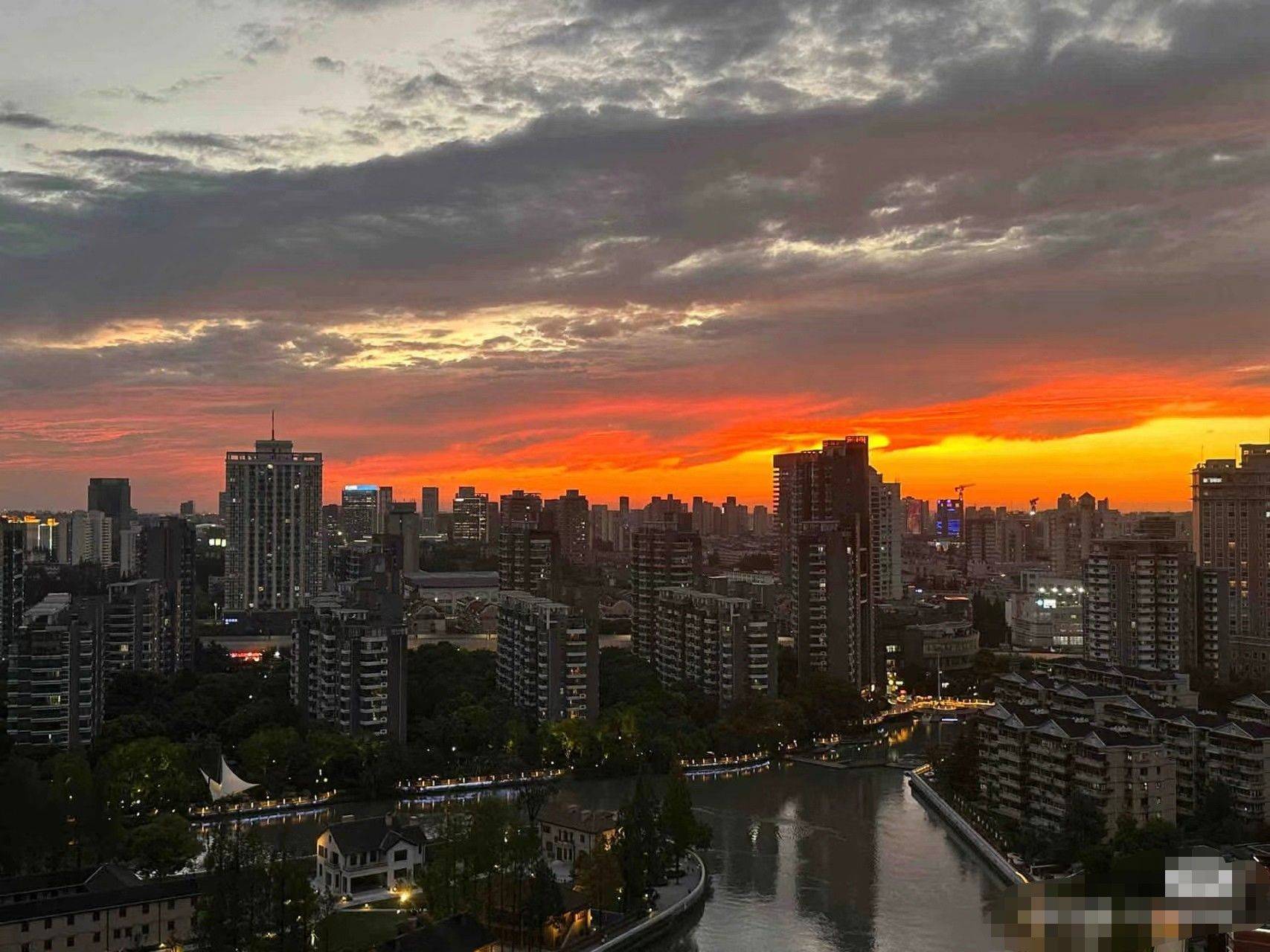 苏州河畔