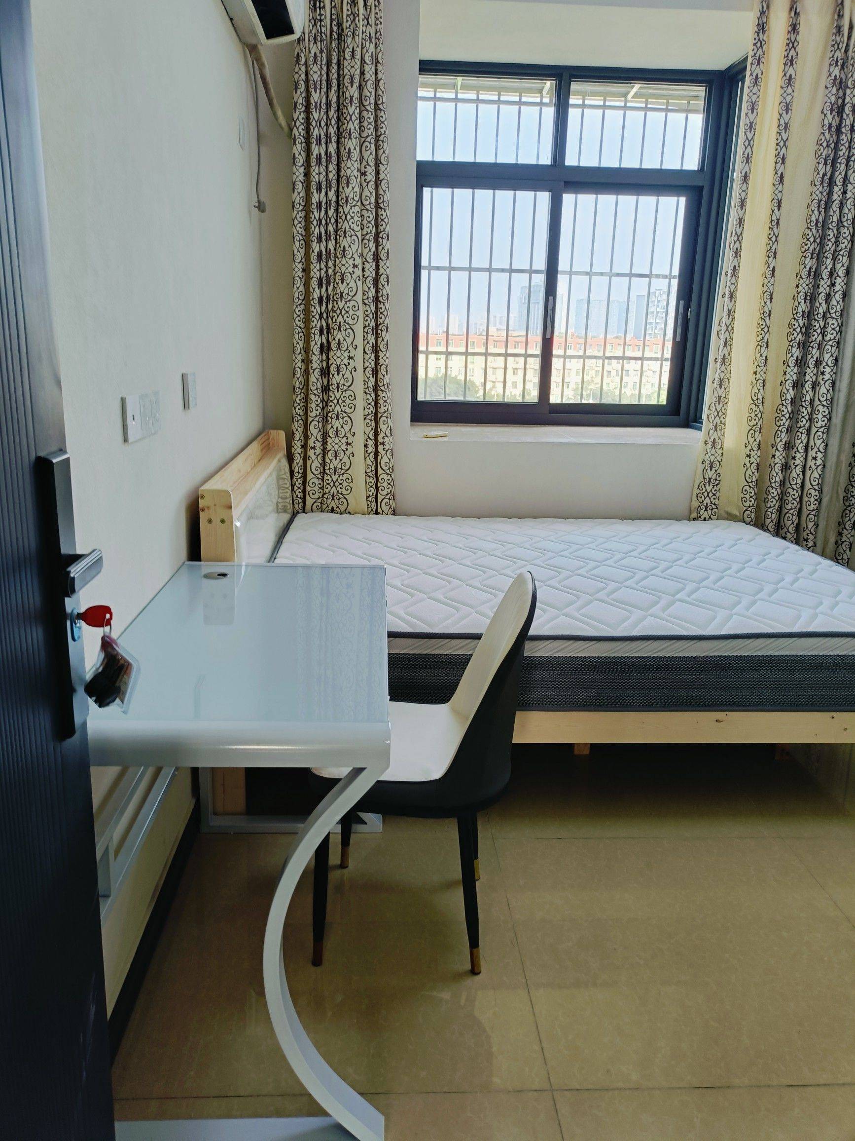 Chengdu-Shuangliu-Cozy Home,Clean&Comfy,No Gender Limit,Hustle & Bustle,“Friends”,Chilled