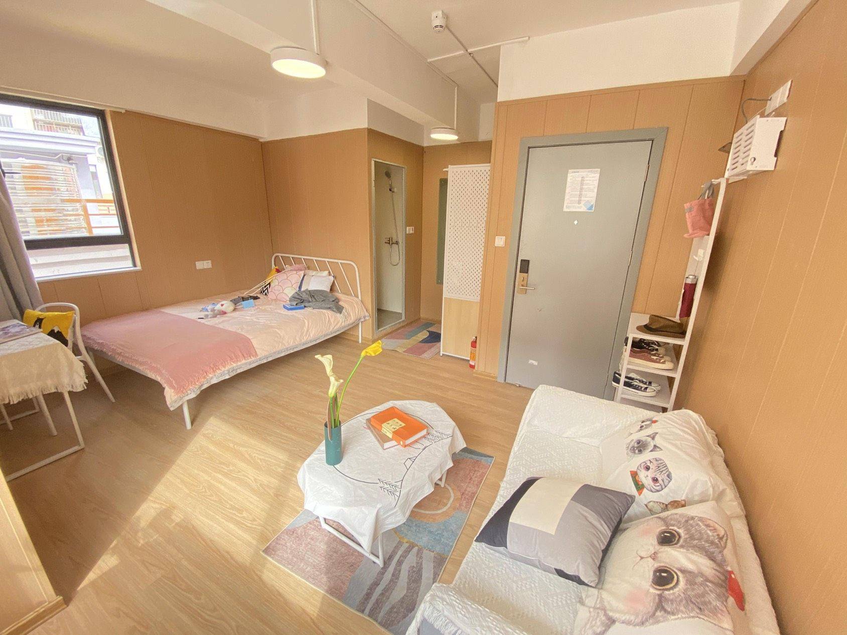 Cozy Home | Clean&Comfy | No Gender Limit | Hustle & Bustle | “Friends” | Chilled | LGBTQ Friendly | Pet Friendly