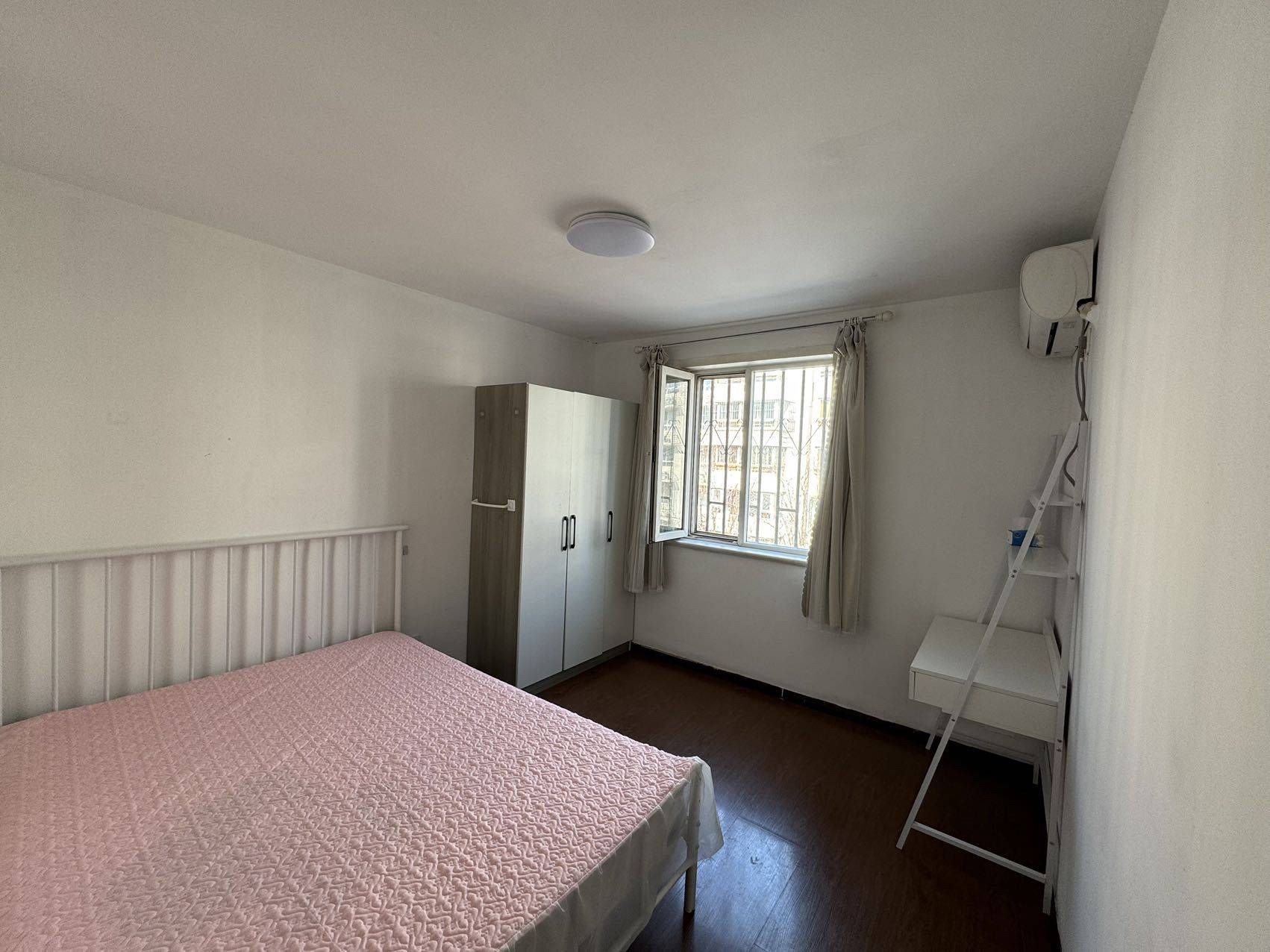 Beijing-Changping-Cozy Home,Clean&Comfy,No Gender Limit,Hustle & Bustle,“Friends”,Chilled