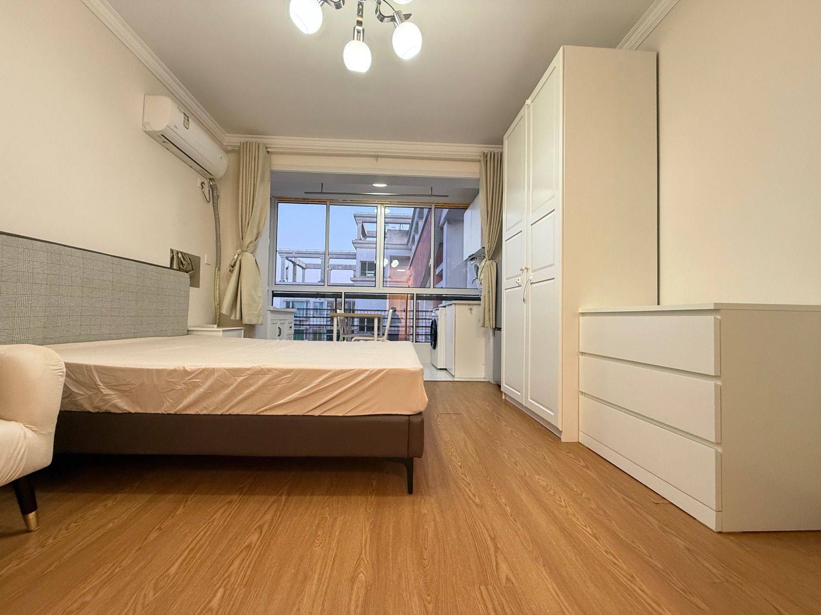 Shanghai-Pudong-Cozy Home,Clean&Comfy,No Gender Limit,Hustle & Bustle,“Friends”,Chilled,LGBTQ Friendly,Pet Friendly