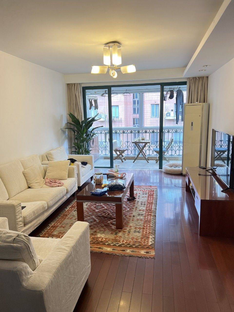 Shanghai-Changning-Cozy Home,Clean&Comfy,No Gender Limit,Hustle & Bustle,“Friends”,Chilled,LGBTQ Friendly