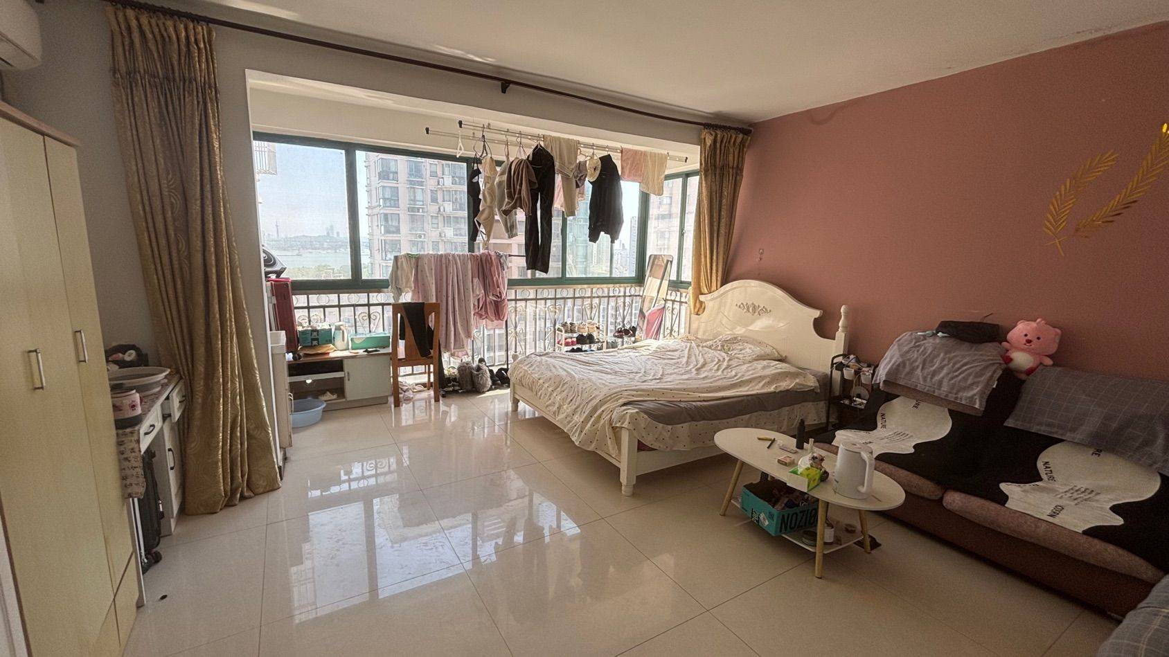 Nanjing-Pukou-60RMB/Night,Cozy Home,Clean&Comfy,No Gender Limit,Hustle & Bustle,“Friends”,Chilled,LGBTQ Friendly,Pet Friendly
