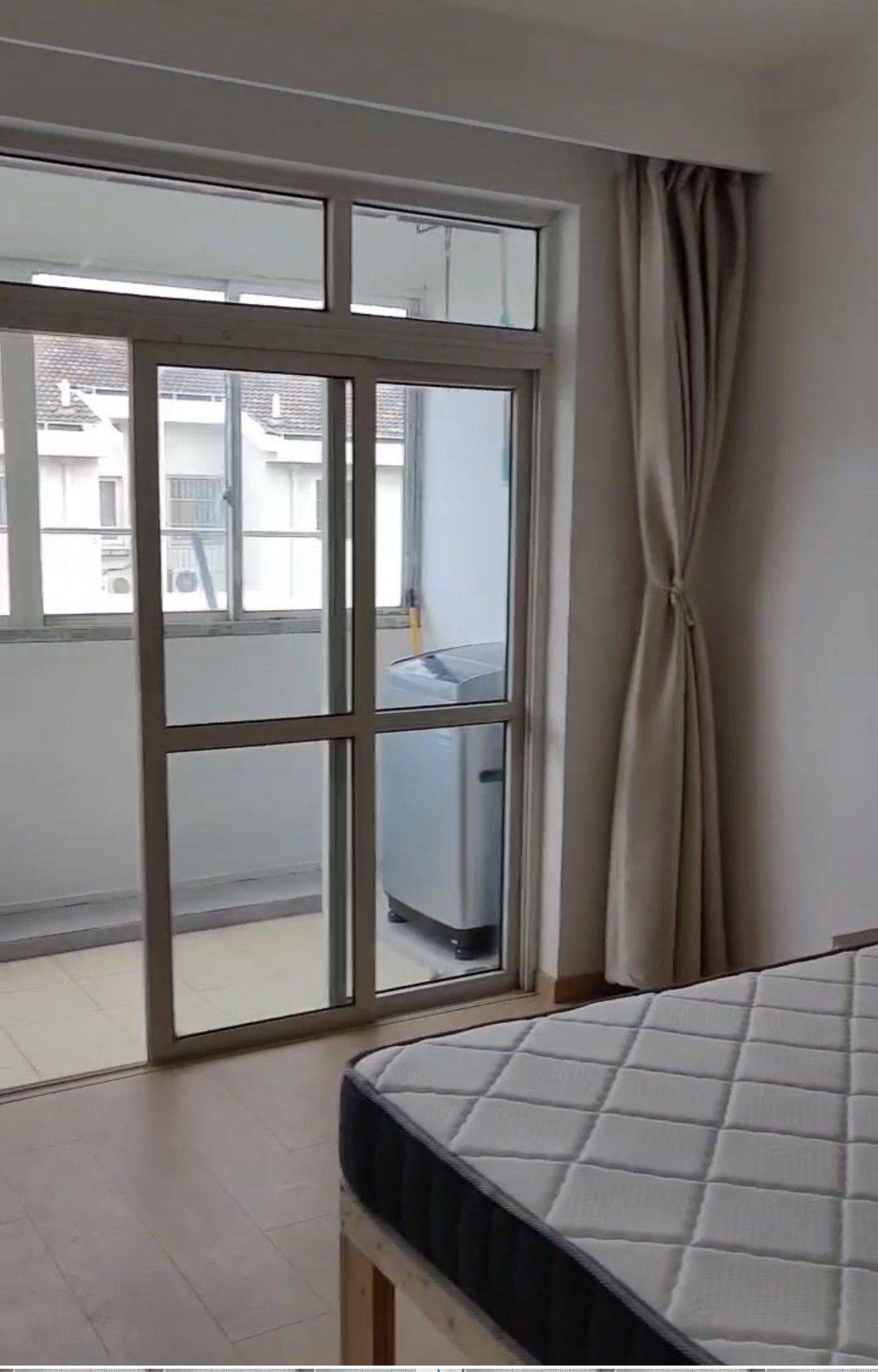 Shanghai-Pudong-No Gender Limit,Chilled,Pet Friendly
