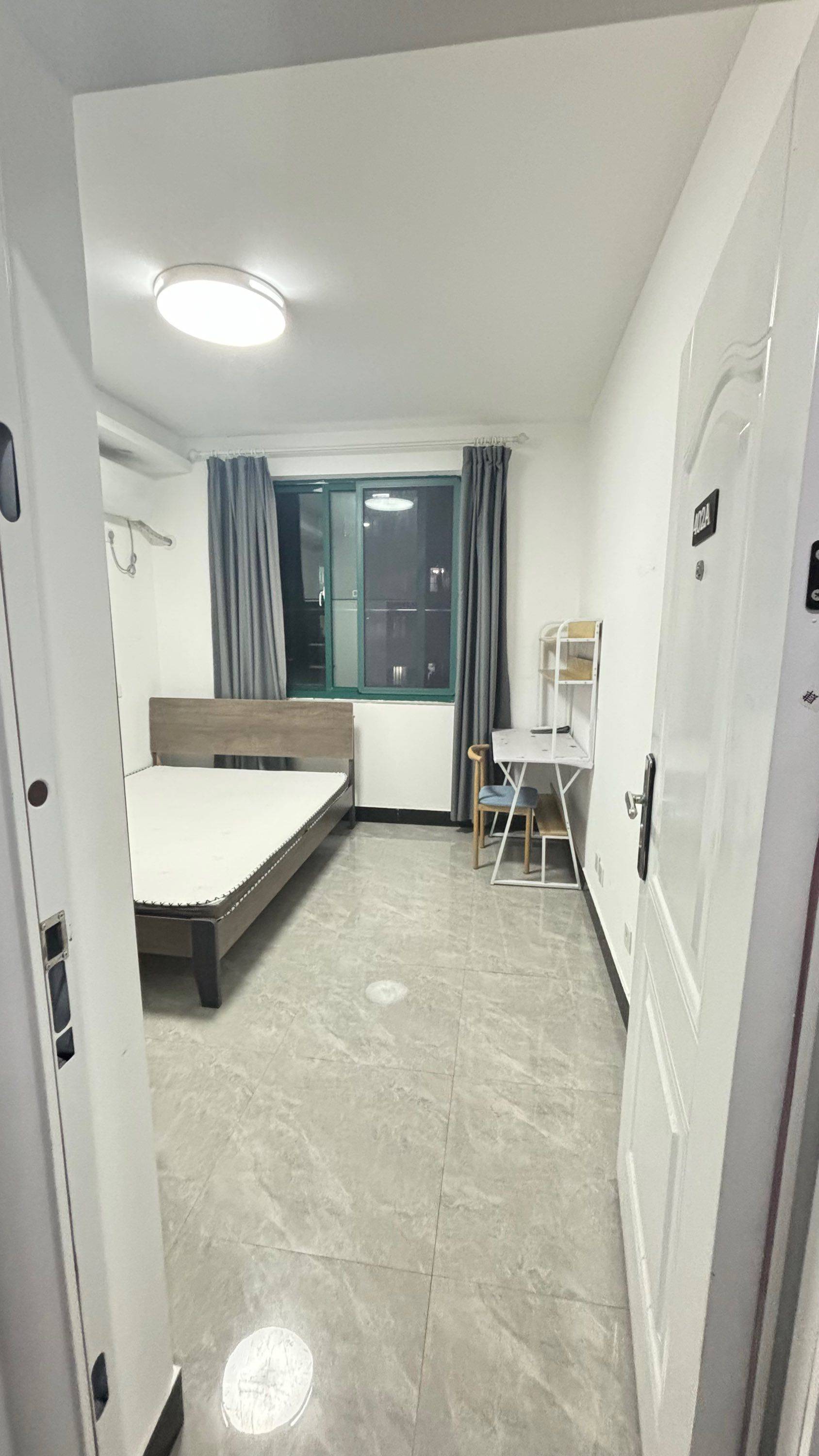 Shanghai-Changning-Long Term,Seeking Flatmate,Shared Apartment,Long & Short Term