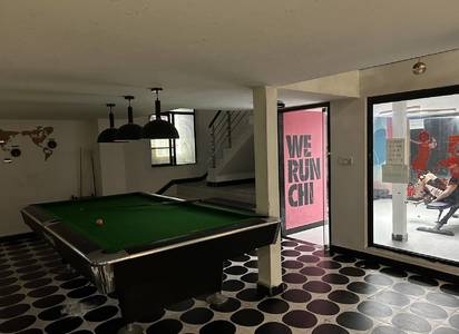 Cozy Home | Clean&Comfy | No Gender Limit | Hustle & Bustle | “Friends” | Chilled | LGBTQ Friendly | Pet Friendly