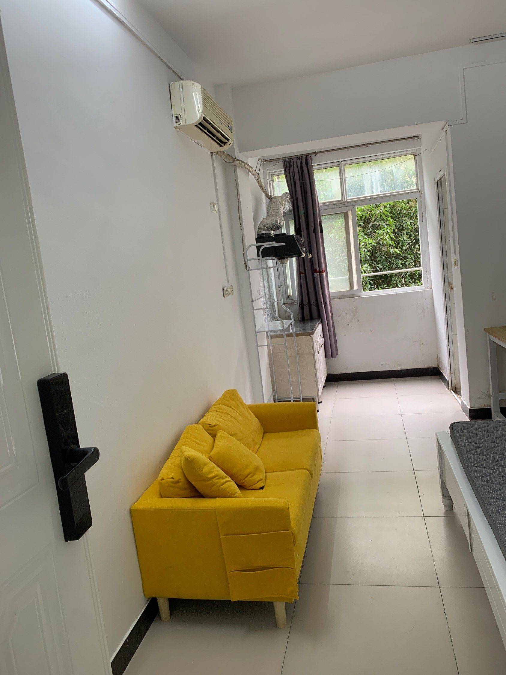 Wuhan-Hongshan-Cozy Home,Clean&Comfy,No Gender Limit,Hustle & Bustle,“Friends”,Chilled,LGBTQ Friendly,Pet Friendly