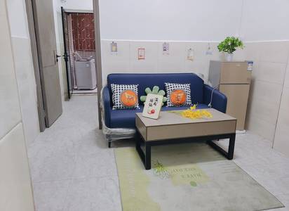 Cozy Home | Clean&Comfy | No Gender Limit | Hustle & Bustle | “Friends” | Chilled | LGBTQ Friendly | Pet Friendly