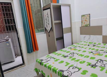 Cozy Home | Clean&Comfy | No Gender Limit | Hustle & Bustle | “Friends” | Chilled | LGBTQ Friendly | Pet Friendly