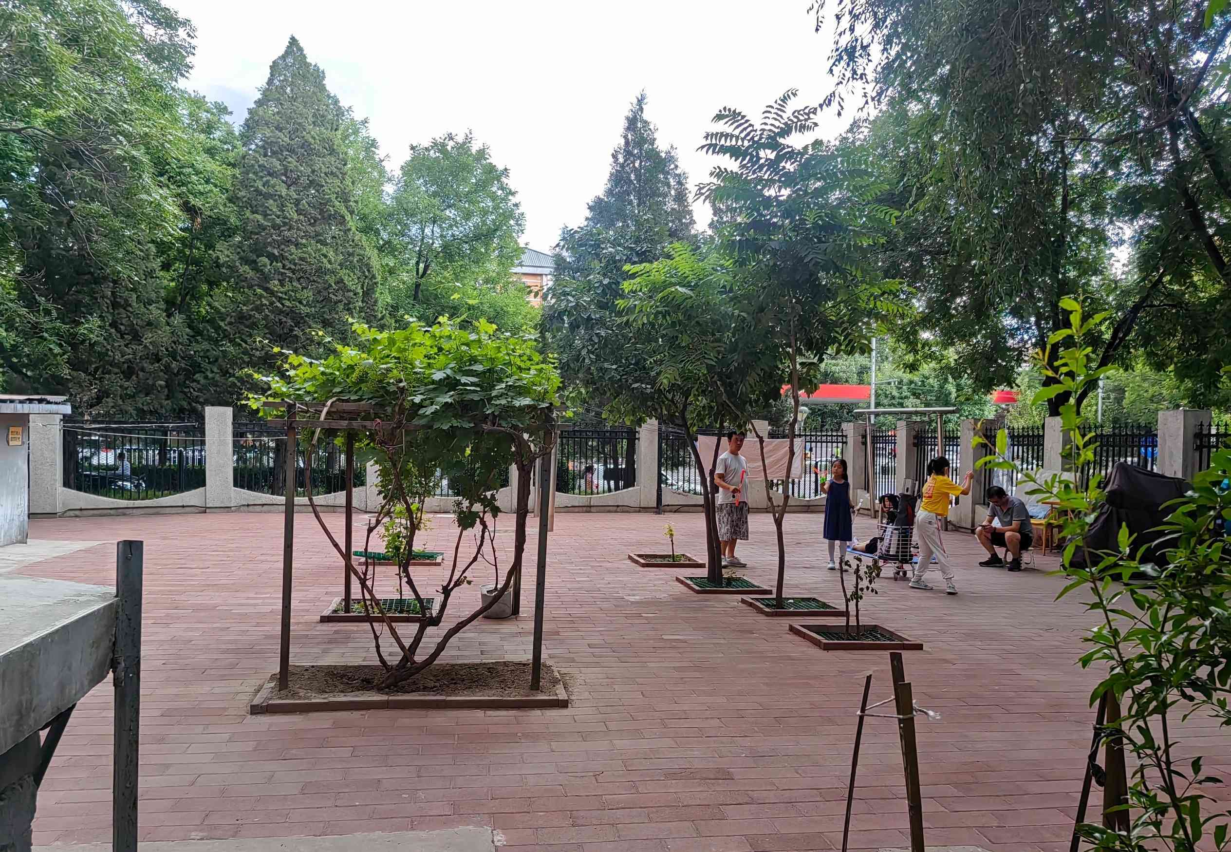 Beijing-Xicheng-Clean&Comfy,No Gender Limit,Hustle & Bustle,“Friends”,Chilled,Pet Friendly