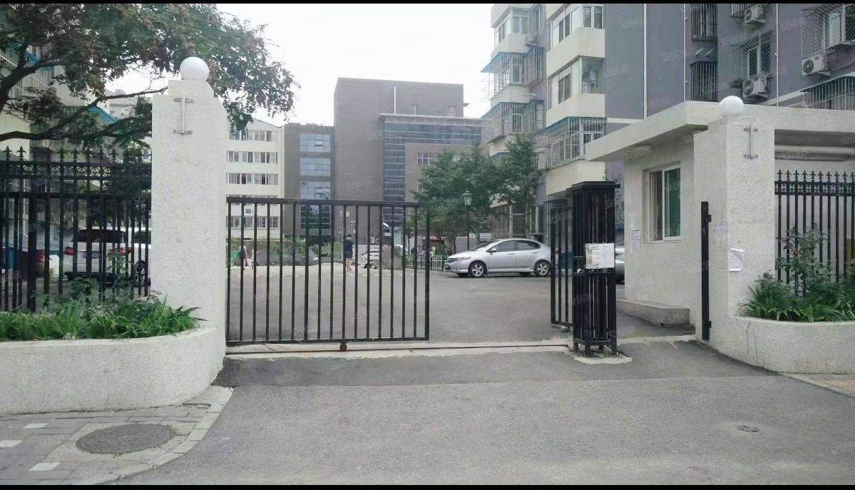 Beijing-Xicheng-Clean&Comfy,No Gender Limit,Hustle & Bustle,“Friends”,Chilled,Pet Friendly