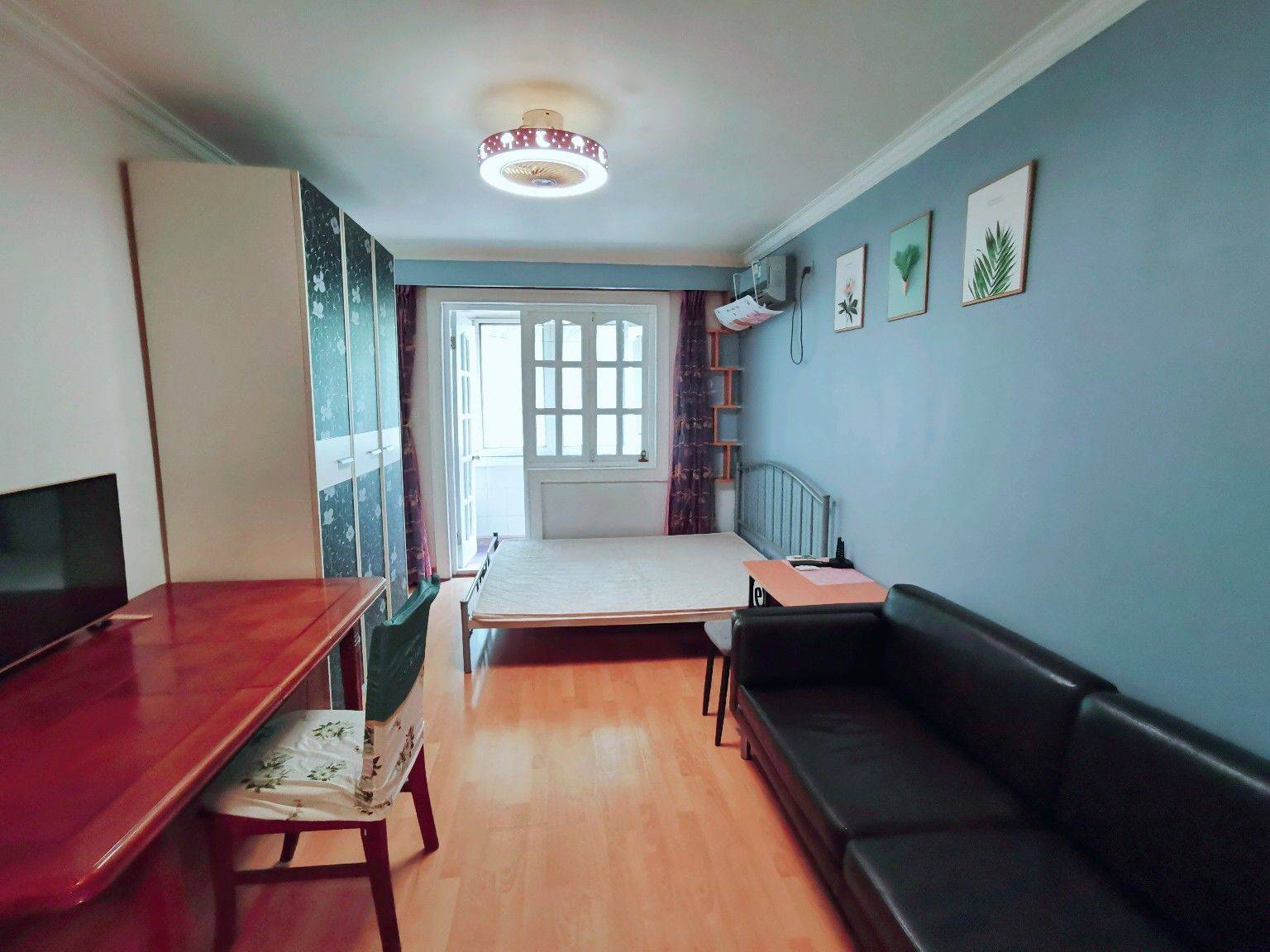 Beijing-Xicheng-Clean&Comfy,No Gender Limit,Hustle & Bustle,“Friends”,Chilled,Pet Friendly