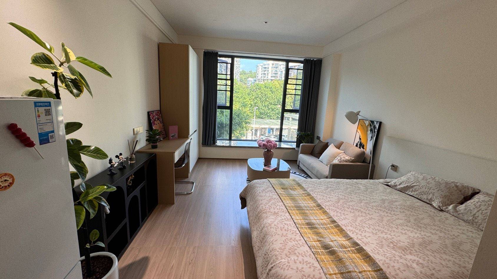 Shenzhen-Nanshan-Cozy Home,Clean&Comfy,No Gender Limit,Hustle & Bustle,“Friends”,Chilled,LGBTQ Friendly,Pet Friendly