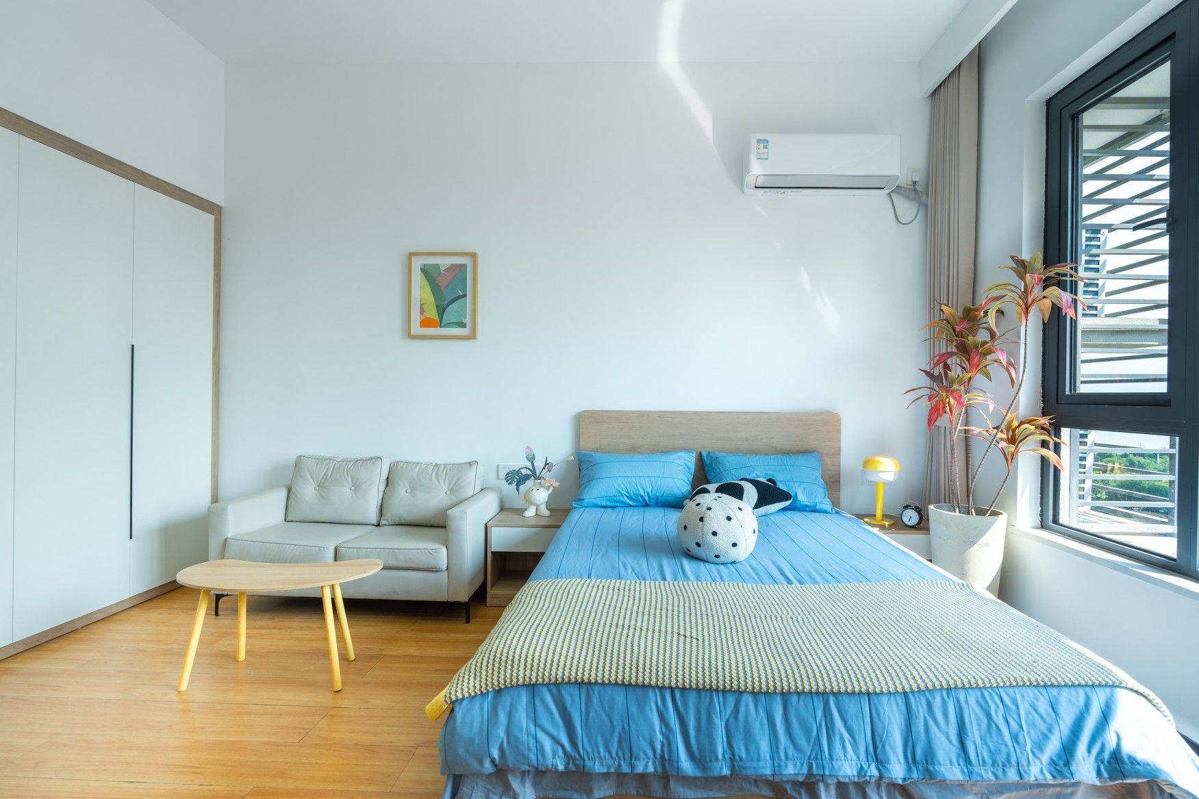 Cozy Home | Clean&Comfy | No Gender Limit | Hustle & Bustle | “Friends” | Chilled | LGBTQ Friendly | Pet Friendly