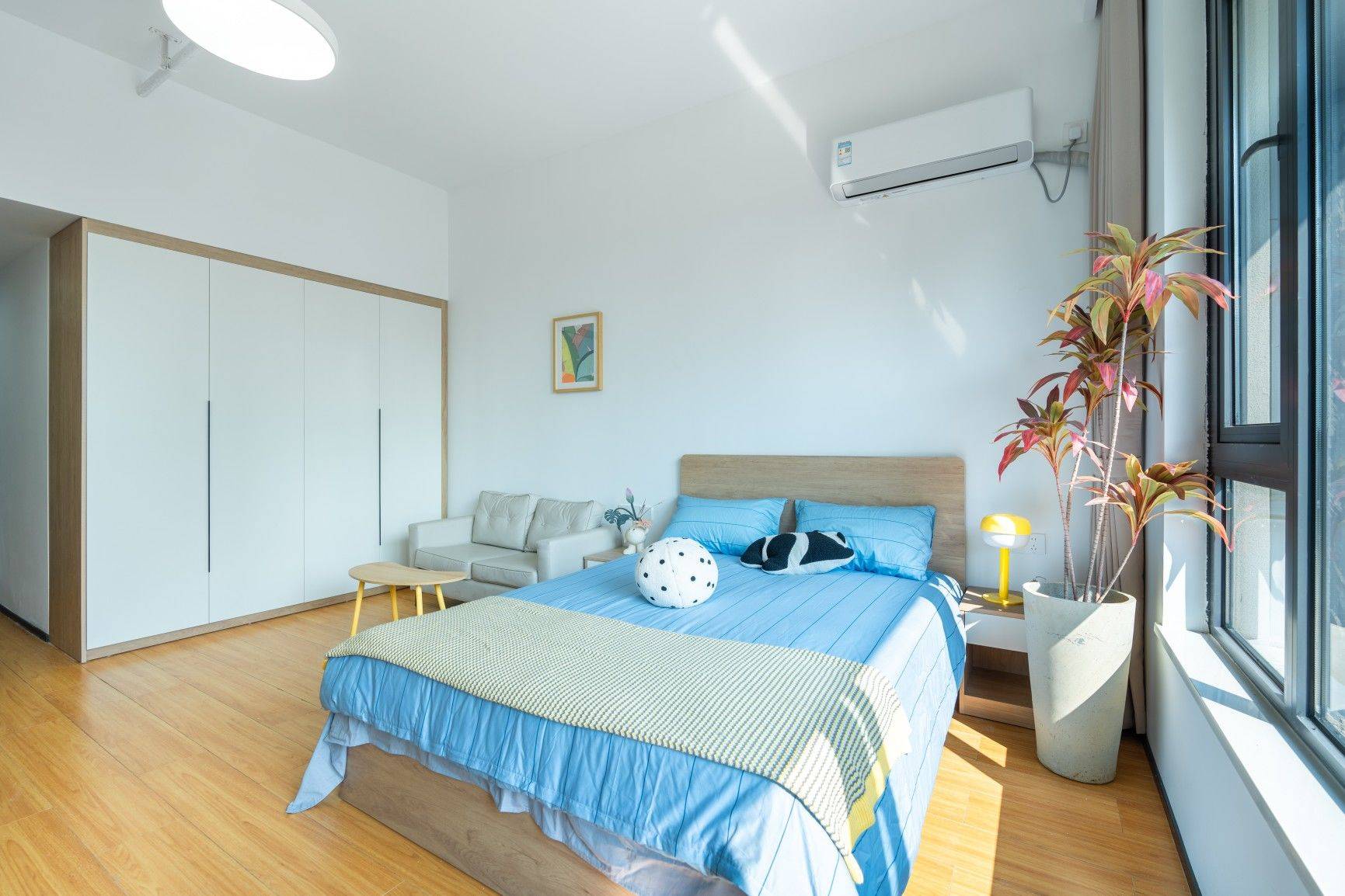 Cozy Home | Clean&Comfy | No Gender Limit | Hustle & Bustle | “Friends” | Chilled | LGBTQ Friendly | Pet Friendly
