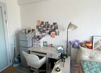 Cozy Home | Clean&Comfy | No Gender Limit | Hustle & Bustle | “Friends” | Chilled | LGBTQ Friendly | Pet Friendly